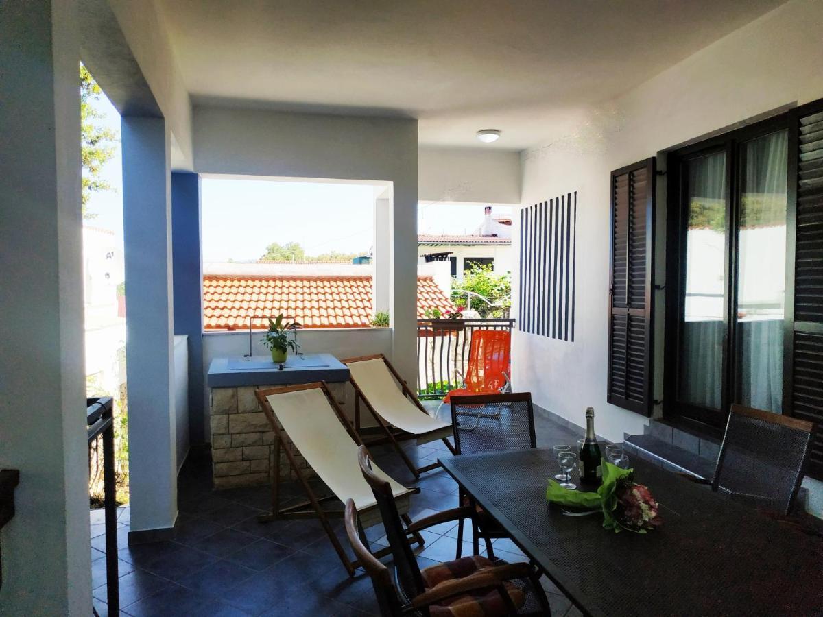 Apartment Lavanda Nova Ražanj Екстериор снимка