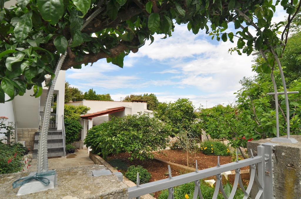 Apartment Lavanda Nova Ražanj Екстериор снимка