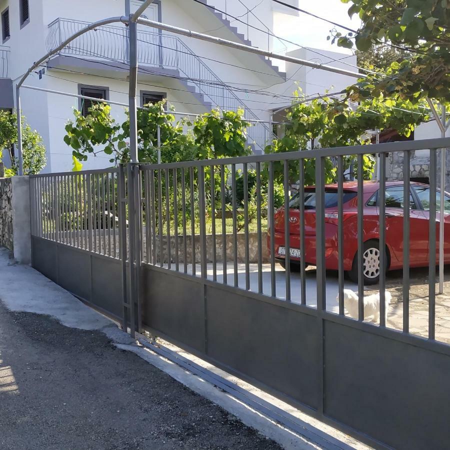 Apartment Lavanda Nova Ražanj Екстериор снимка